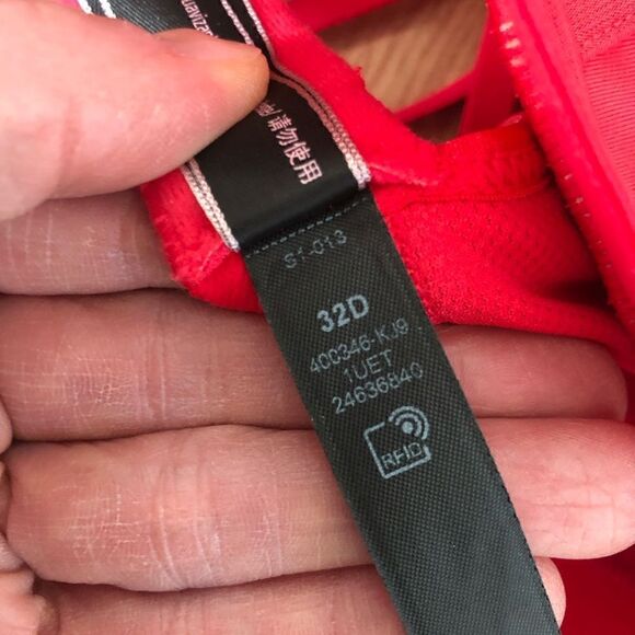 Victoria's Secret Sexy Red Cross Back Strap Bra 32D - Picture 11 of 11